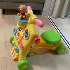 アンパンマンのおもちゃ乗り物の画像