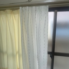 カーテンの画像