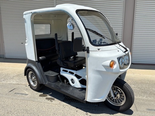 ⭐️APトライク125❗️普通自動車免許で運転OK❗️プラグ新品⭐️側車付軽二輪登録⭐️しっかり3人乗れますよ^_^保育園のお迎えでパパはヒーローになれる⭐️