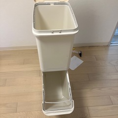 ゴミ箱の画像