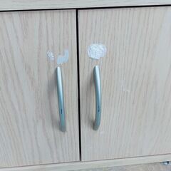 木目調 ミニ食器棚 キャビネット 幅60cm 奥行き39cm 高さ90.5cm 2枚扉の画像