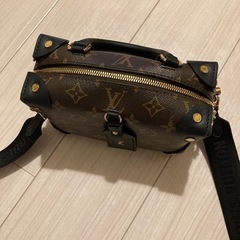 VUITTON バックの画像