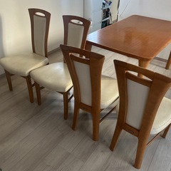 決定しました。135×80cmダイニングテーブル５点セット 椅子4脚　karimoku 食卓セット　カリモク　　の画像