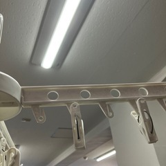 W2507-756 パラソルスタンド 2段 キズ 汚れあり ※洗濯バサミないところがあります　の画像
