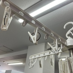 W2507-756 パラソルスタンド 2段 キズ 汚れあり ※洗濯バサミないところがあります　の画像