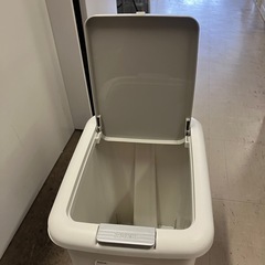 W2507-757  ニトリ 2WAY  ペダルペール  20L キズ 汚れありの画像
