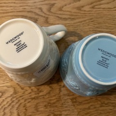 WEDGWOODのペアマグカップの画像