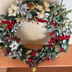 大きなクリスマスリースの画像