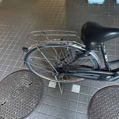 大人用自転車　27インチ　ブリヂストン　3段ギア、オートライト、鍵付き、ブラックの画像