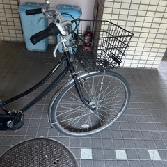 大人用自転車　27インチ　ブリヂストン　3段ギア、オートライト、鍵付き、ブラックの画像