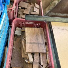 キャンプ用　バーベキュー用　もや、木ギレ、薪の画像