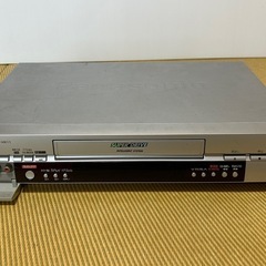 パナソニック　VHSビデオデッキ　電源入りました。の画像