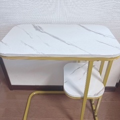 新品同様♪大理石柄サイドテーブルの画像