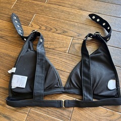 黒の水着の画像