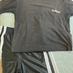 アディダス Tシャツ ハーフパンツ セットアップ の画像