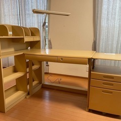 オカムラ　学習机の画像