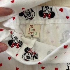 [新品]ミニーお洋服(おまけ付き:うちわ、ハンカチなど)の画像
