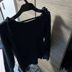 ［決まりました］美品　肩リボン　レディースニットの画像