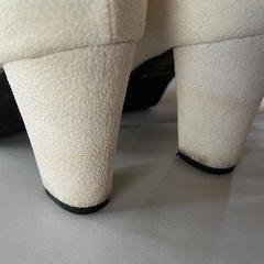 【無料】白パンプス　ヒール7.5センチの画像