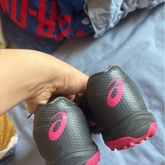 サッカートレーニングシューズ、スパイク　22.5cmの画像