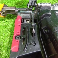 MAX HV-R32G2 高圧ねじ打ち機【市川行徳店】【店頭取引限定】【中古】管理番号：IT6I29Y3DTJWの画像