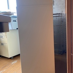 鍵付きキャビネット
の画像
