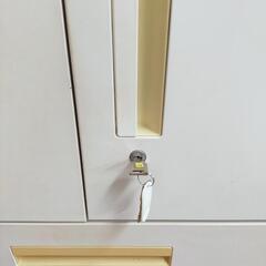 書庫　鍵2個有　上下分けて運搬可の画像
