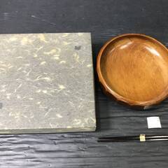 未使用　亀甲彫菓子鉢　漆塗り　箸付きの画像