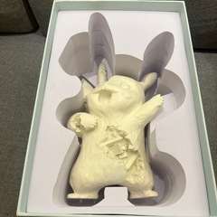 Daniel Arsham × Pokémonダニエルアーシャム ピカチュー　の画像
