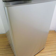 京都市内方面配達設置無料 AQUA 一人暮らしに最適 109L 冷蔵庫 AQR-111B GL01の画像