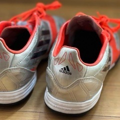 adidas アディダス　サッカーシューズ  シルバー/レッド　26cmの画像