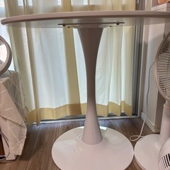 ホワイト 丸テーブルの画像