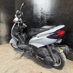 ★支払総額4.8万円★定休日なし！いつでも現車確認可能です！ ヤマハ シグナス1型 シルバー SE12J 人気のシグナス！ 4スト、集中キー！ バッテリー新品！ サイスタ付き！ 車格大きい125cc！の画像