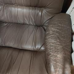 古いソファの画像