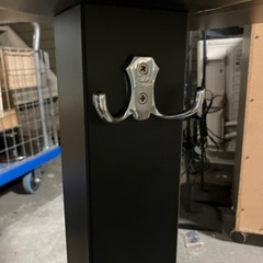 A2507-762 株式会社安吉 業務用レストラン・カフェテーブル RTA-6060 ブラウン 荷物フック付き 中古の画像