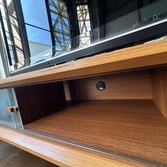 短期間　テレビ　42インチ　TOSHIBA 2009年製　テレビ台セットの画像