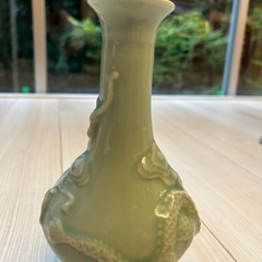 青磁花瓶の画像