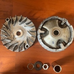 シグナスX 4型　純正プーリーの画像