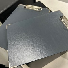 【決まりました】5段書類ケース×2とバインダー×2 の画像