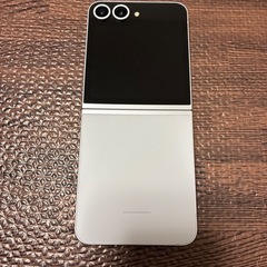 Galaxy Zflip6 256GB ホワイト本体の画像
