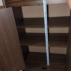 【お引き取りお願い申し上げます】2ドアキャビネット早くお譲りしますの画像