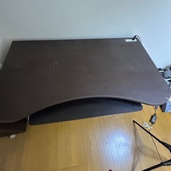 パソコンデスクの画像