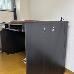 パソコンデスクの画像