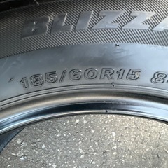 BS BRIDGESTONE BLIZZAK VRX3 185/60R15 15インチ スタッドレス 4本 22年製 バリ溝 イボ付き　ヴィッツ フィット インサイト シエンタの画像