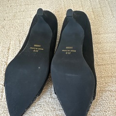 グリッター黒 スエード ポインテッドトゥヒールの画像