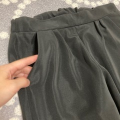 黒　シンプル　パンツの画像