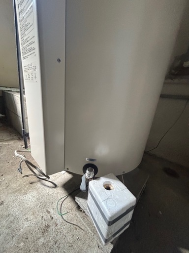 お話し中　電気温水器