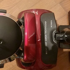 ジャンク　東芝　掃除機　壊れてます　部品取りにの画像