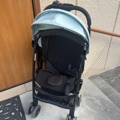 B型ベビーカーの画像