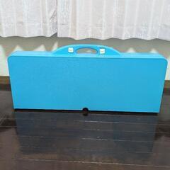 【未使用】折りたたみキャンピングテーブル  イス 一体型の画像